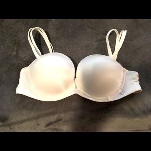 New without tags Victoria’s Secret multi-way bra size 32C
